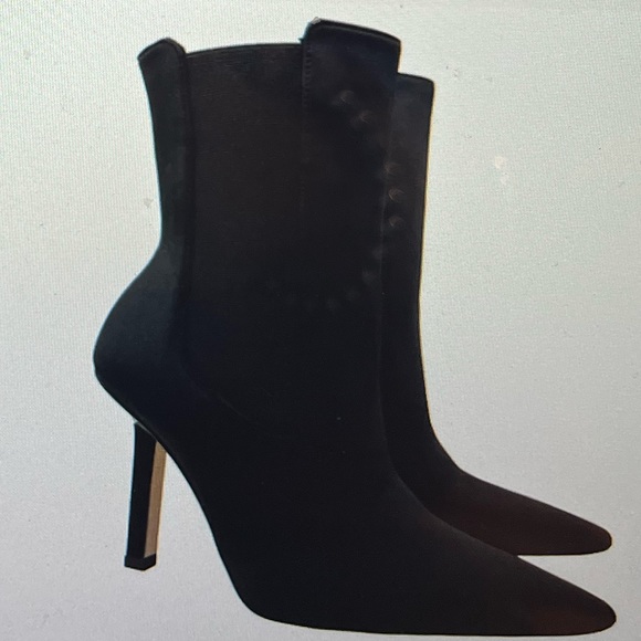 Good American |  Pointed Toe Chelsea Bootie - Picture 7 of 7